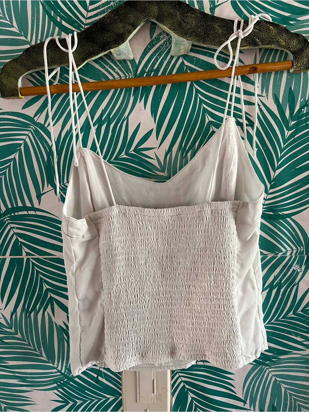 Abercrombie & Fitch White Tie-Strap Cami crop top Sz S - Picture 2 of 12